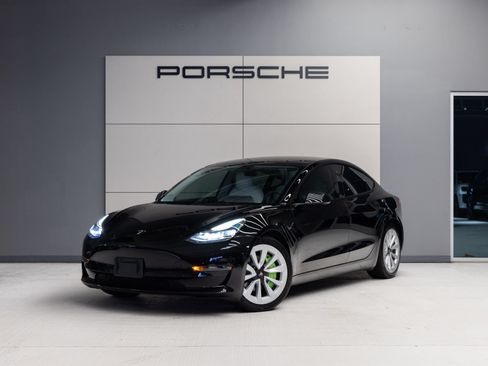 Used 2023 Tesla Model 3 Standard Range RWD image 1