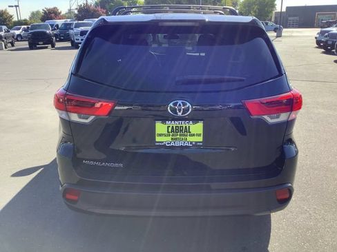 Used 2018 Toyota Highlander LE FWD image 27