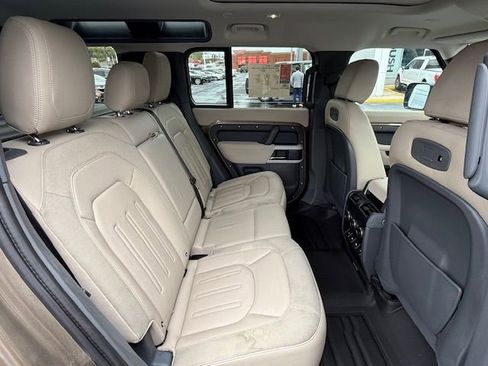 Used 2020 Land Rover Defender 110 First Edition image 13