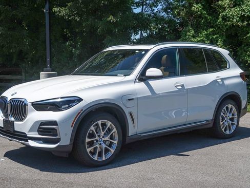 Used 2023 BMW X5 xDrive45e AWD/4WD image 3