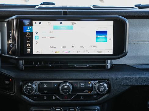 New 2026 Jeep Gladiator Sport image 15