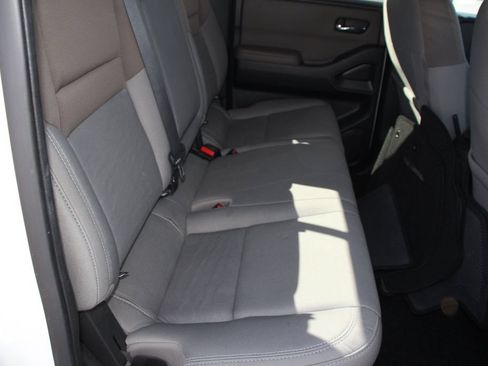 Used 2022 Nissan Frontier SV RWD image 25