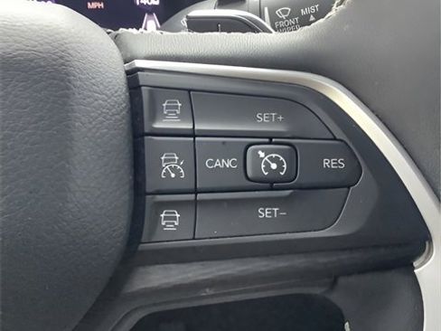 Used 2023 Jeep Grand Cherokee Laredo w/ Luxury Tech Group I image 23