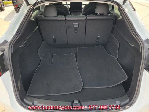 Used 2024 Tesla Model Y Long Range image 13