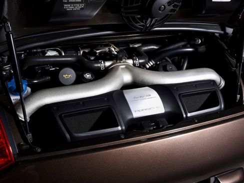 Used 2010 Porsche 911 Turbo AWD/4WD image 8