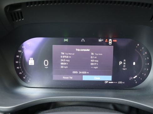 Used 2024 Volvo XC60 B5 Plus AWD/4WD image 32