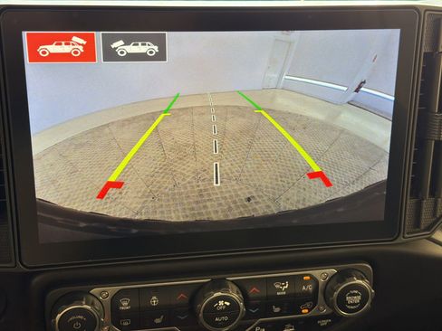 Used 2021 Jeep Wrangler Unlimited Rubicon w/ Trailer Tow Package image 24