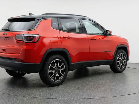 Used 2025 Jeep Compass Trailhawk image 9