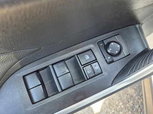 Used 2023 Toyota RAV4 LE AWD/4WD image 13