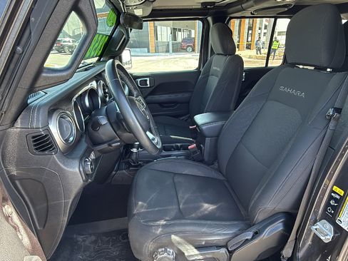 Used 2021 Jeep Wrangler Unlimited Sahara AWD/4WD image 13