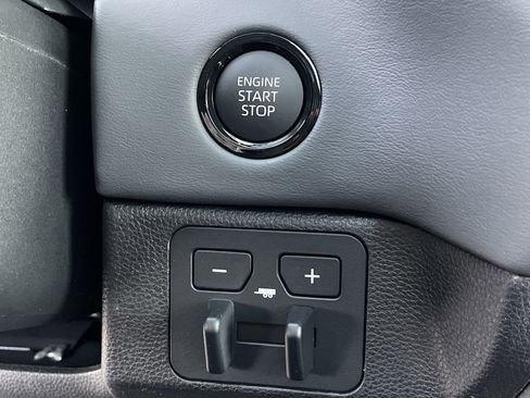 New 2025 Toyota Tundra Platinum AWD/4WD image 27
