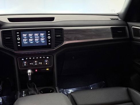 Used 2020 Volkswagen Atlas Cross Sport SE AWD/4WD image 27