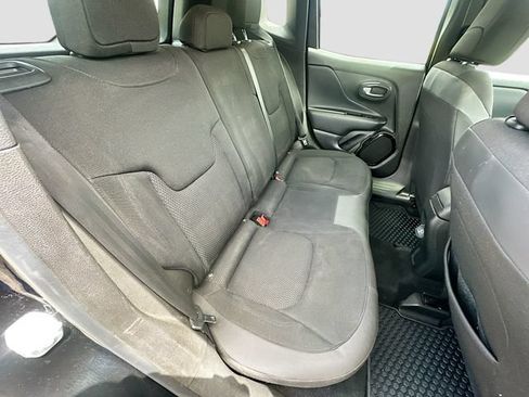 Used 2018 Jeep Renegade Altitude AWD/4WD image 27