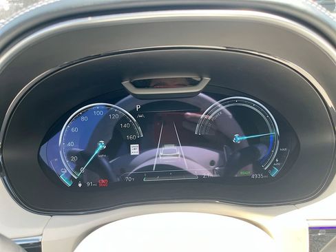 Used 2025 Genesis Electrified GV70 Advanced w/ Prestige Package image 12