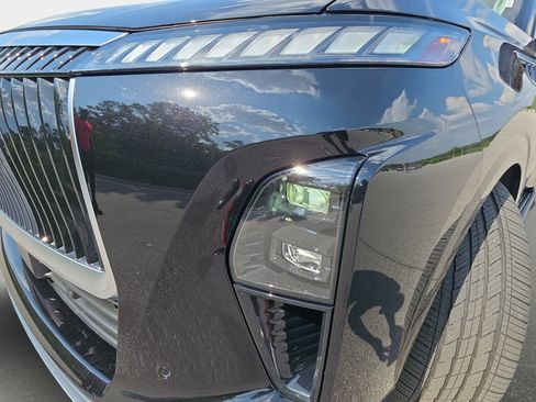 Used 2025 INFINITI QX80 Sensory AWD/4WD image 34