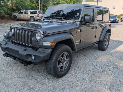 Used 2019 Jeep Wrangler Unlimited Sport S AWD/4WD image 1