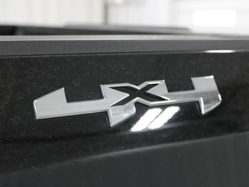 Used 2025 GMC Sierra 1500 SLT image 18