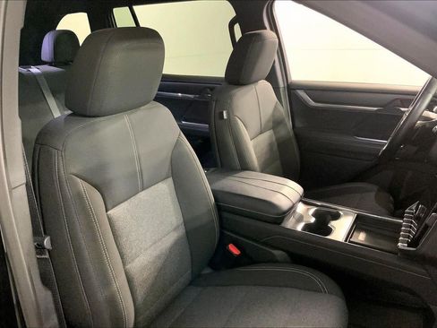 Used 2025 GMC Acadia Elevation AWD/4WD image 7