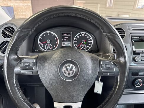 Used 2013 Volkswagen Tiguan S image 21