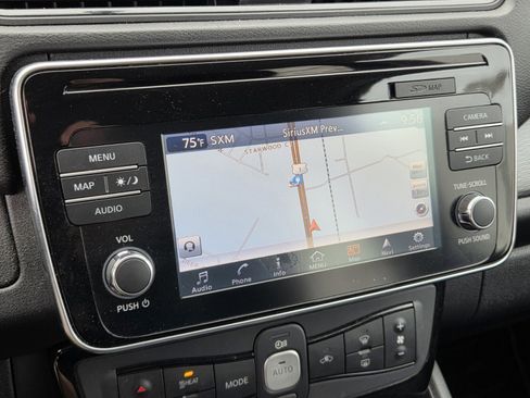 Used 2018 Nissan Leaf SV w/ SV All Weather Package image 3