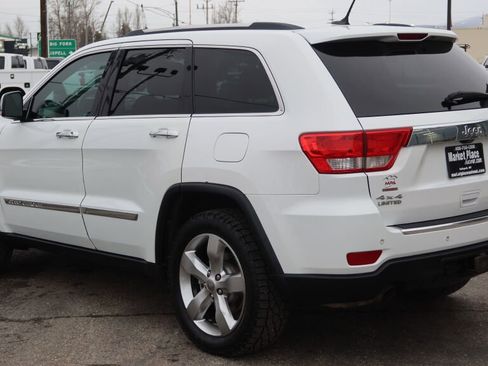 Used 2013 Jeep Grand Cherokee Limited w/ Luxury Group II image 6