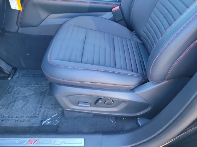 New 2026 Ford Explorer ST-Line w/ ST-Line Street Pack RWD image 20