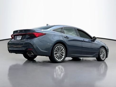 Used 2019 Toyota Avalon Limited w/ Advanced Safety Package FWD image 2