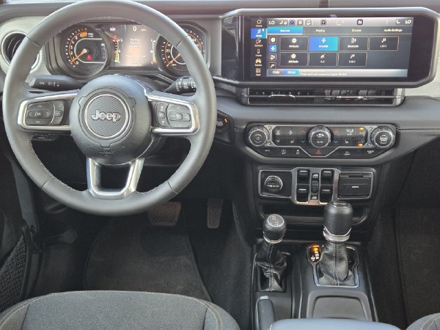 Certified 2026 Jeep Wrangler Unlimited Sahara AWD/4WD image 34