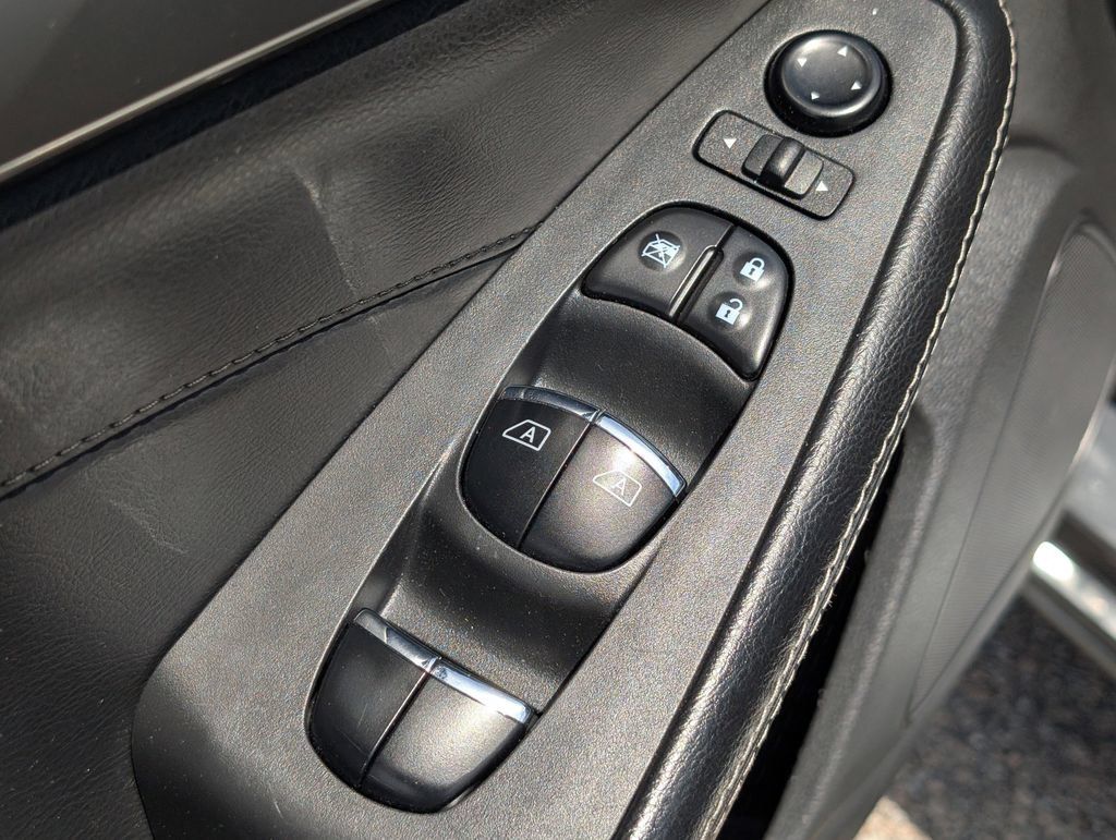Certified 2022 Nissan Maxima SV w/ Floor Mat Group FWD image 15