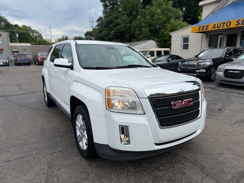 Used 2013 GMC Terrain SLE FWD image 2