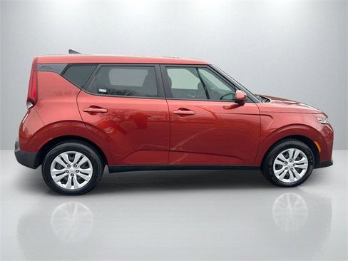 Certified 2022 Kia Soul LX image 8