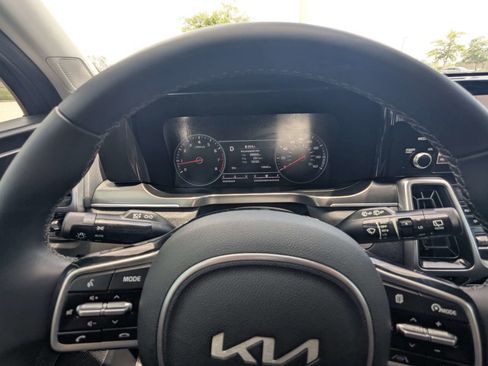 Used 2022 Kia Sorento S w/ Panoramic Sunroof Package FWD image 27