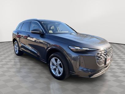 Used 2025 Audi Q5 Premium w/ Convenience Package