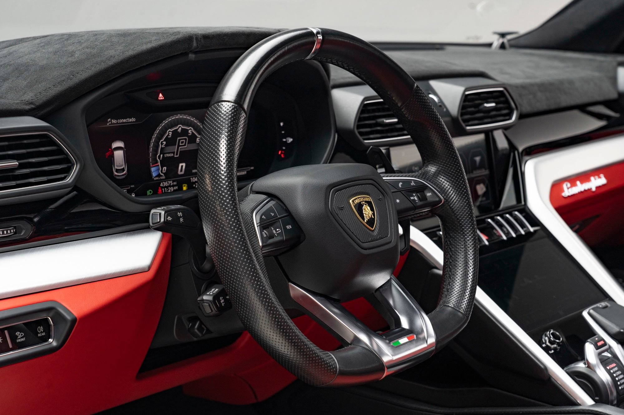 Used 2020 Lamborghini Urus AWD/4WD image 20