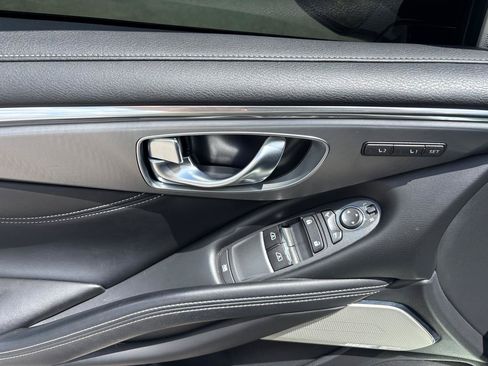Used 2022 INFINITI Q60 3.0t Luxe w/ Essential Package RWD image 8