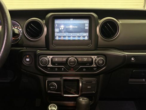 Used 2023 Jeep Wrangler Unlimited Sport AWD/4WD image 6