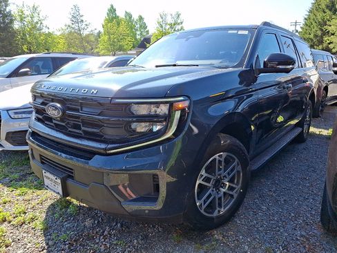 Used 2025 Ford Expedition Max Active AWD/4WD image 1