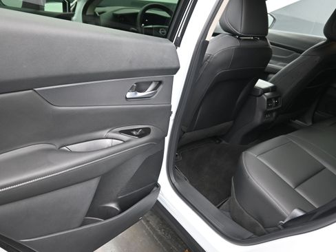 Certified 2025 Nissan Murano SV image 17