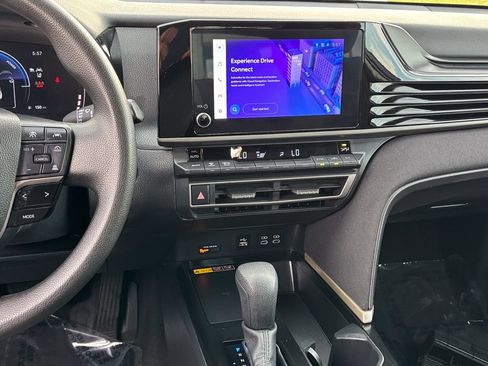 Used 2025 Toyota Camry LE FWD image 22