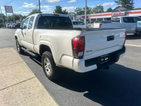 Used 2021 Toyota Tacoma SR w/ SR Convenience Package AWD/4WD image 6