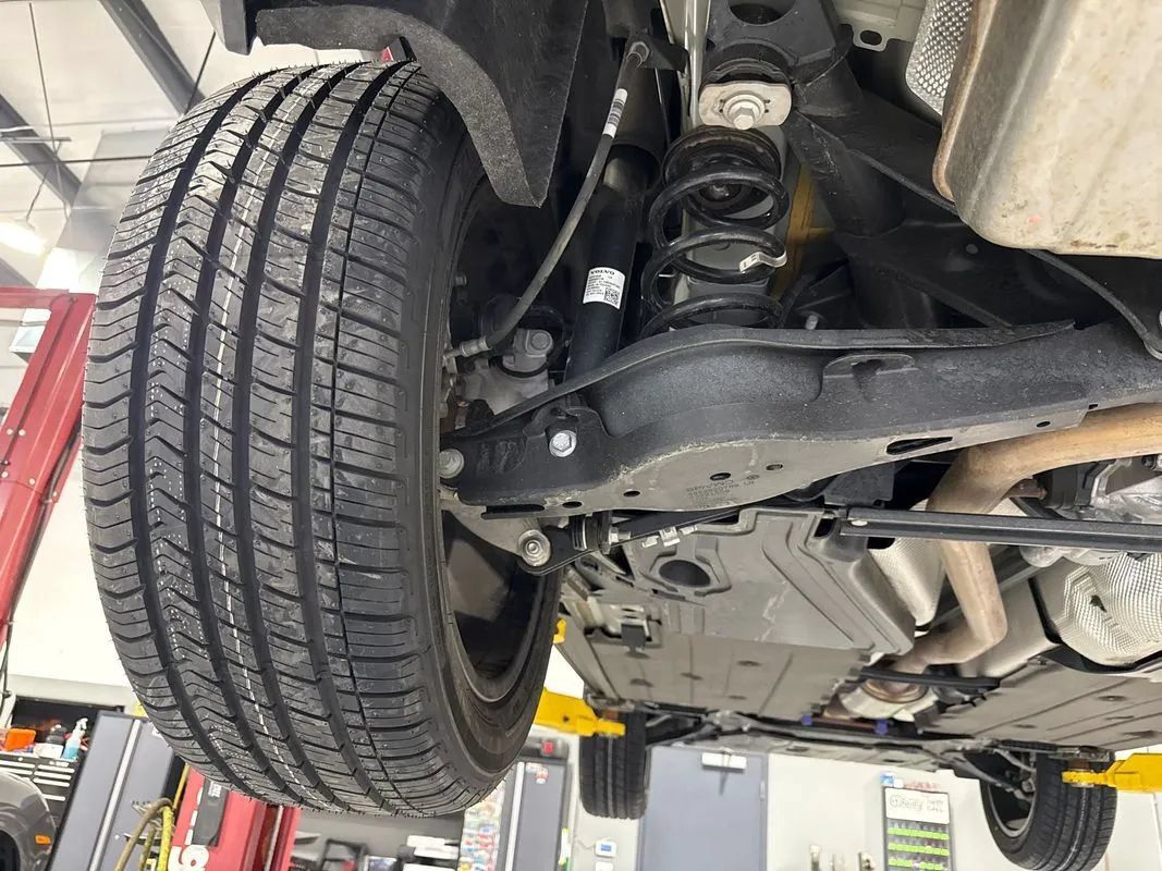 Used 2024 Volvo XC40 B5 Plus AWD/4WD image 33