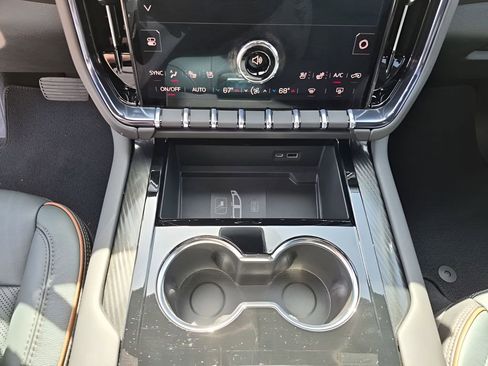 New 2026 GMC Yukon XL AT4 image 40