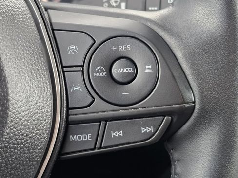Used 2025 Toyota Corolla Cross LE AWD/4WD image 13