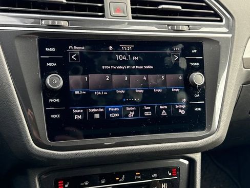 Used 2022 Volkswagen Tiguan SE R-Line image 20