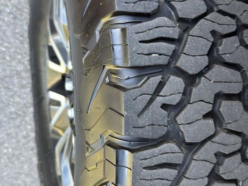 Used 2012 Ford F150 Raptor w/ Raptor Luxury Pkg AWD/4WD image 12