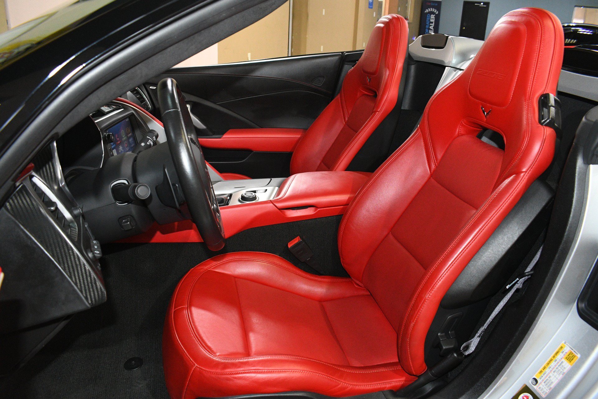 Used 2015 Chevrolet Corvette Z06 w/ 3LZ Preferred Equipment Group RWD image 7