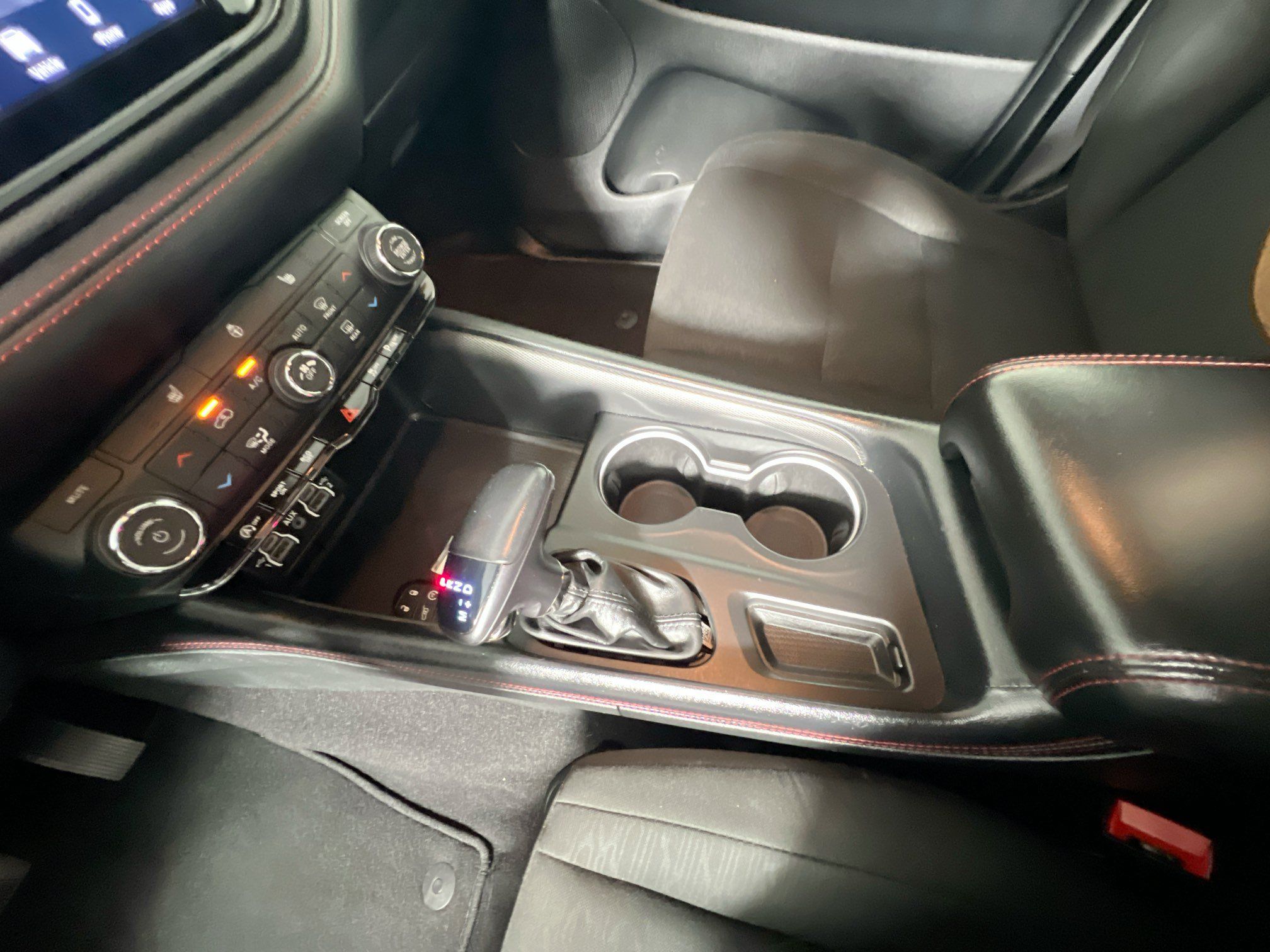 Used 2025 Dodge Durango GT RWD image 24