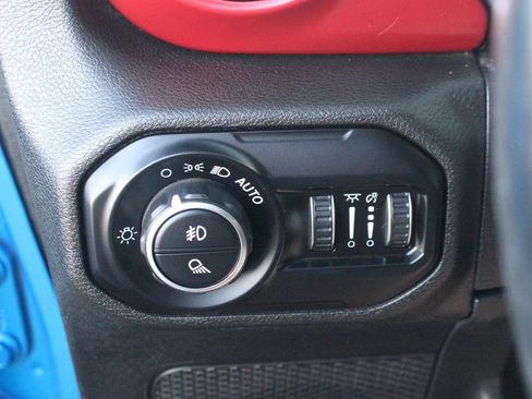 Used 2021 Jeep Gladiator Rubicon AWD/4WD image 34