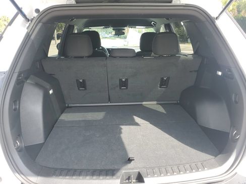 Used 2026 Chevrolet Equinox LT FWD image 7