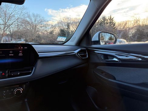 Used 2025 Chevrolet TrailBlazer LT image 33